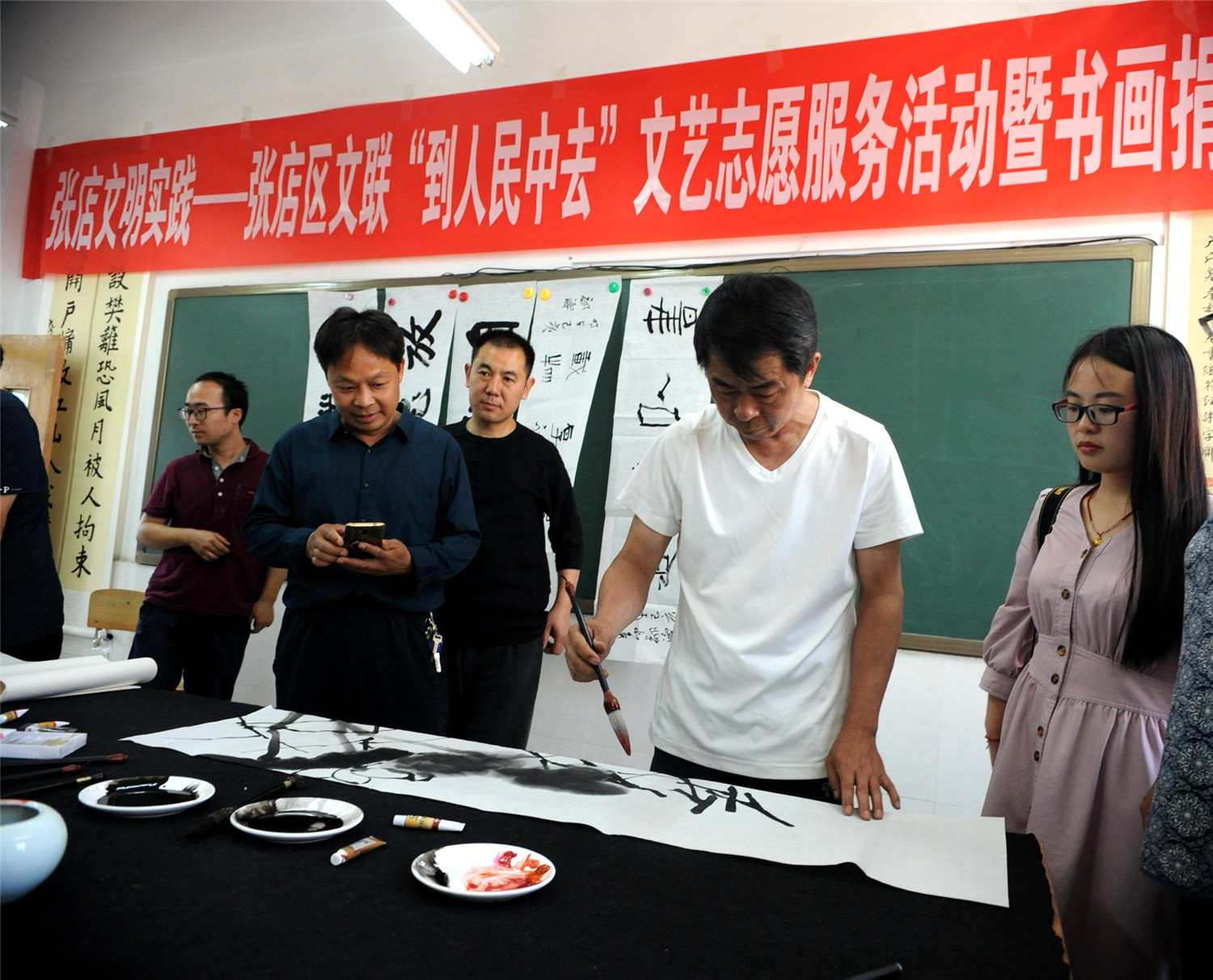 張店區(qū)書畫家志愿服務(wù)進特教