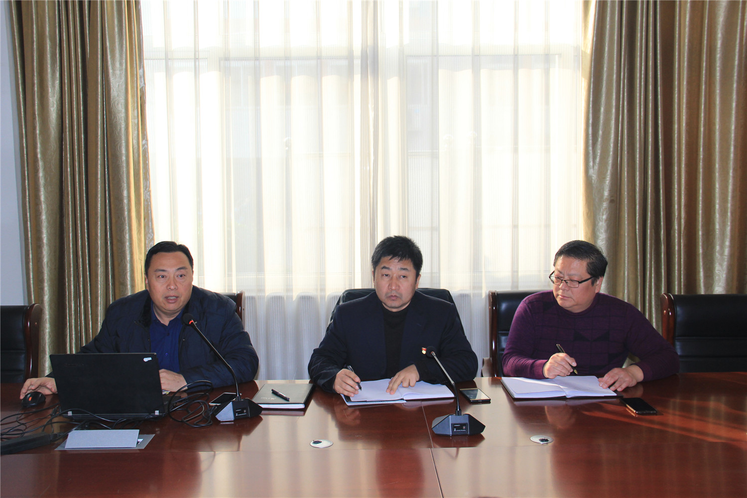 市特教中心召開學(xué)習(xí)人民教育家于漪座談會