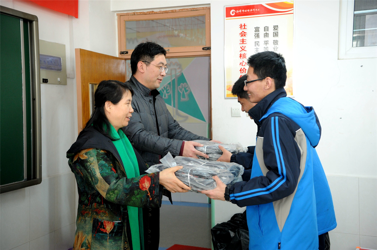 九三學社 市人防辦走進市特教中心