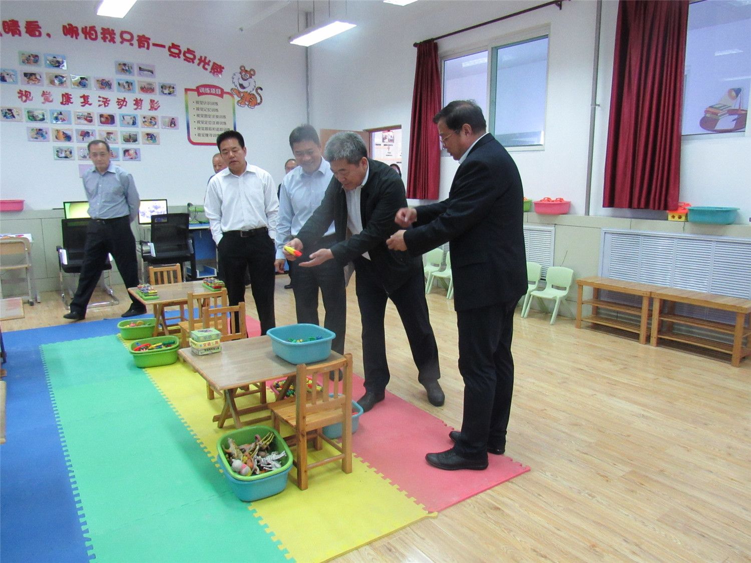 關(guān)愛殘疾兒童，讓愛灑滿校園