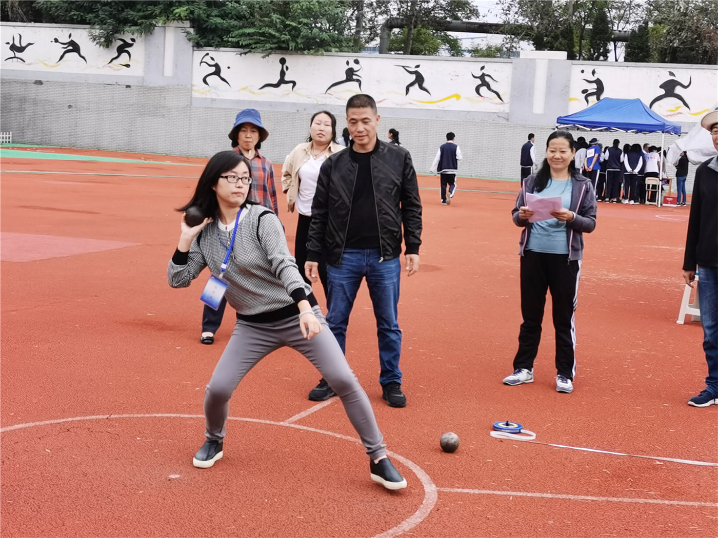 享健身運動樂趣，展教師別樣風(fēng)采