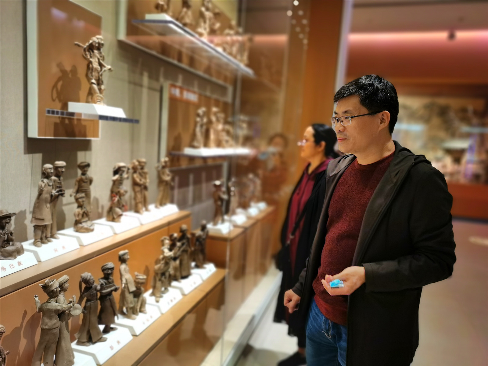 市特教中心組織開展“沉浸陶風(fēng)琉韻，感悟時(shí)代脈博”特色教研活動