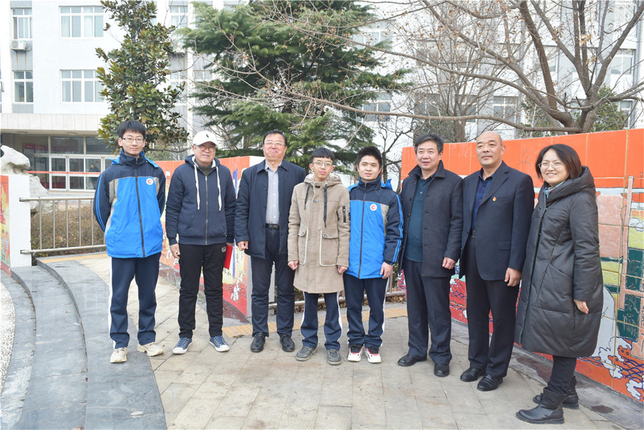 淄博市特殊教育中心南廣場(chǎng)文化墻《生命之光》落成啟用剪彩