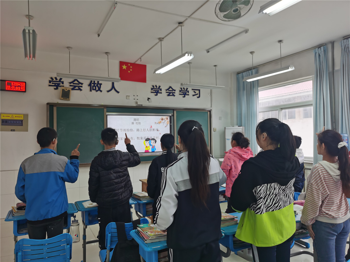 緬懷革命先烈，傳承紅色基因