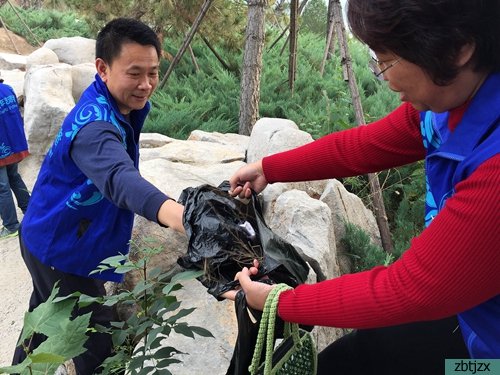 保護環(huán)境 黨員在行動--市特教中心第一黨支部開展志愿服務活動