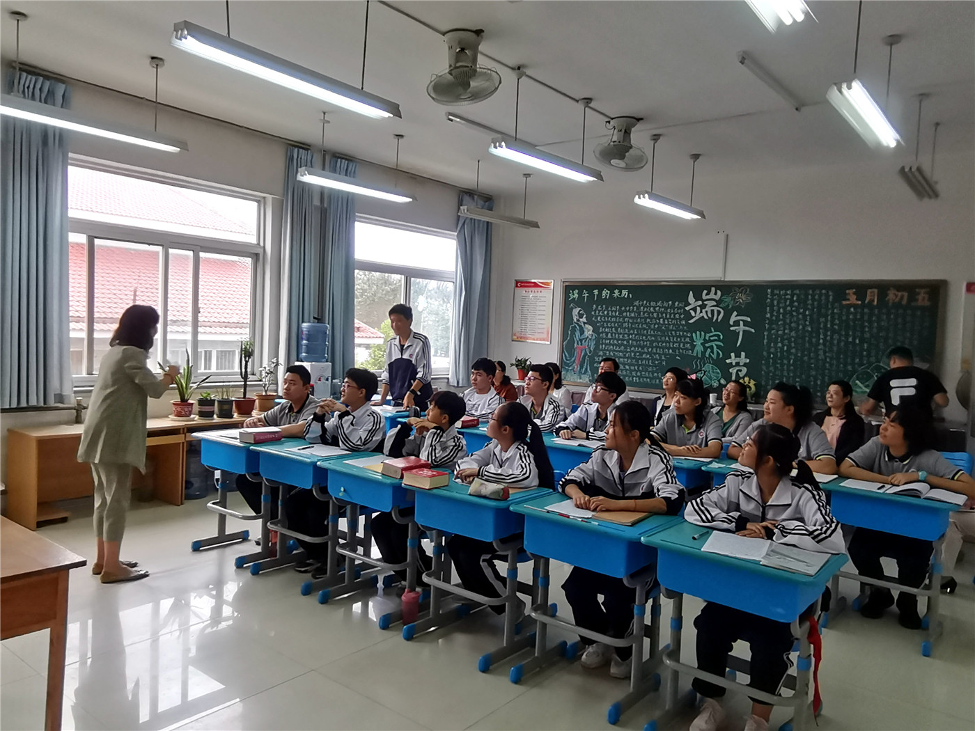 市特教中心舉行省市課題中期檢查評審會暨2021年立項(xiàng)課題開題論證會
