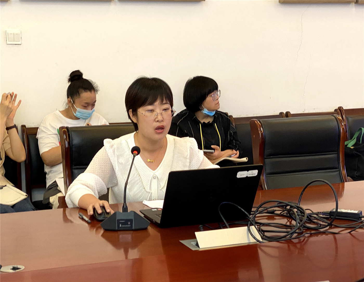 市特教中心舉行省市課題中期檢查評審會暨2021年立項(xiàng)課題開題論證會