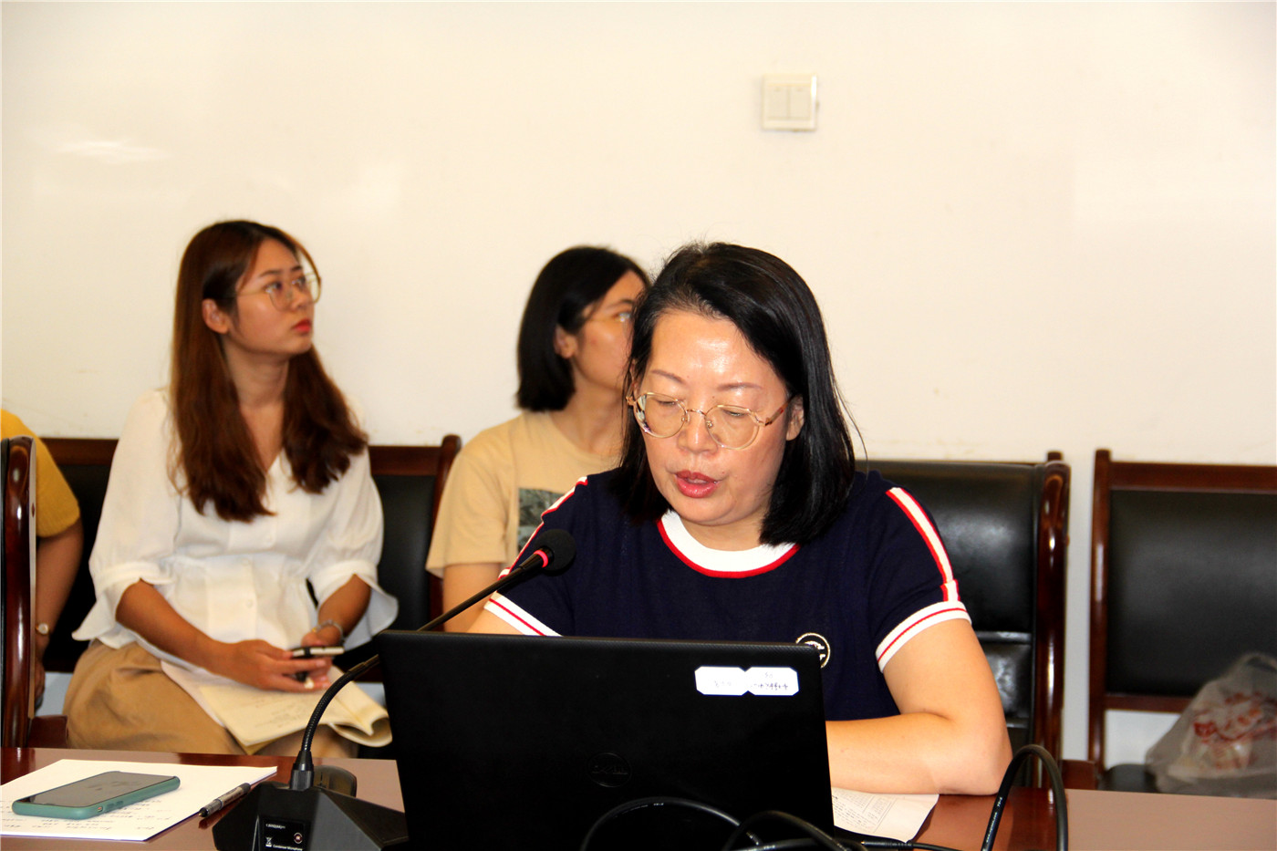 市特教中心舉行省市課題中期檢查評審會暨2021年立項(xiàng)課題開題論證會