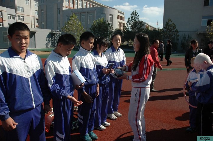 我校舉行國際盲人節(jié)慶?；顒?></p><br />
									</p>
			</div>

			<!-- 翻頁 -->
			<div   id=