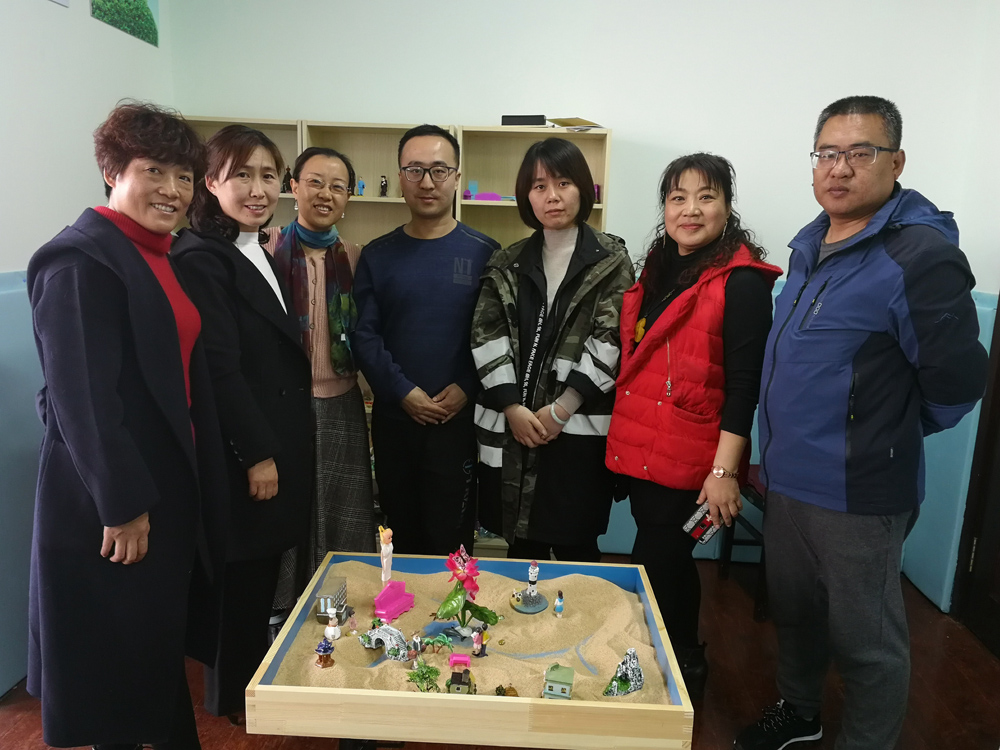 市特教中心開展沙盤游戲班主任專題培訓