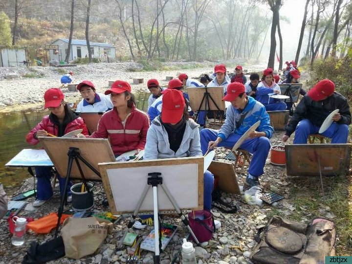 市特教中心成功組織美術(shù)寫生活動