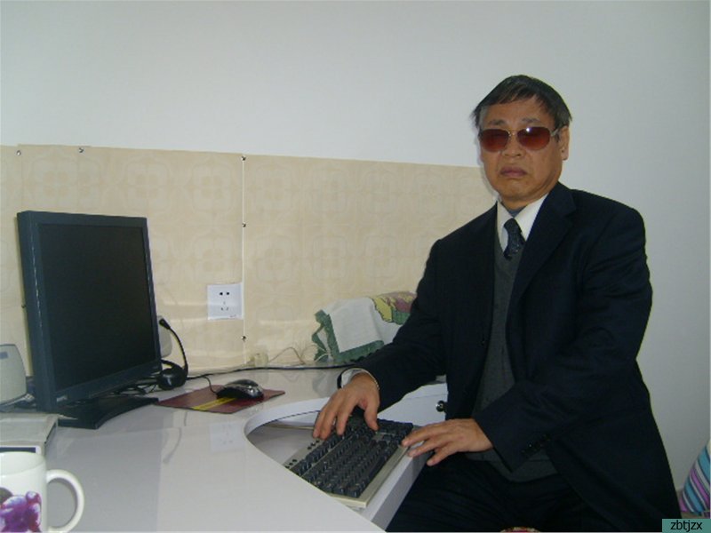 省自強(qiáng)模范、淄博市殘聯(lián)副主席，盲人協(xié)會(huì)主席——韓克常