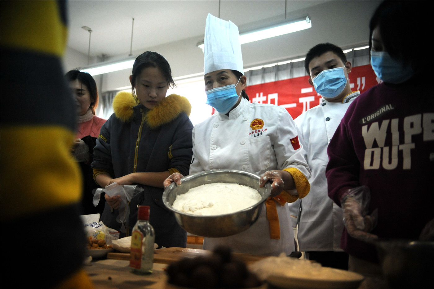 正月元宵年年圓，家風家訓代代傳