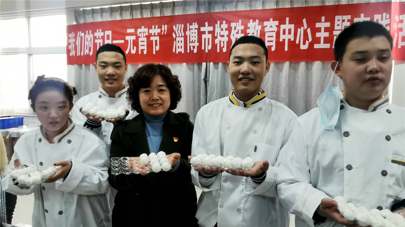 正月元宵年年圓，家風家訓代代傳
