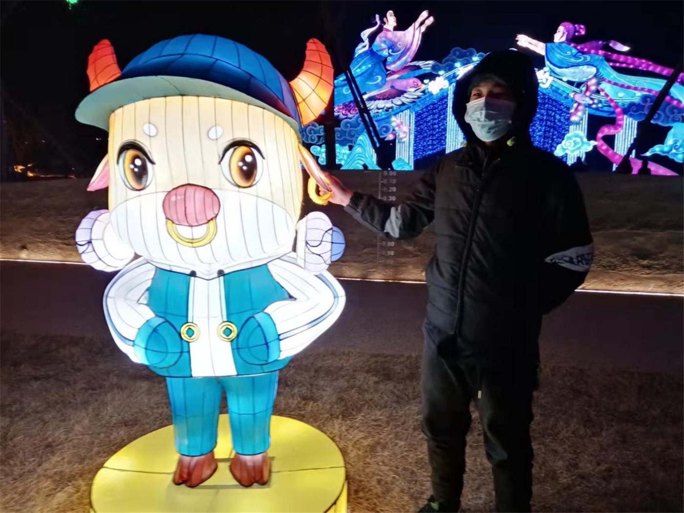 賞花燈，吃湯圓，歡天喜地鬧元宵